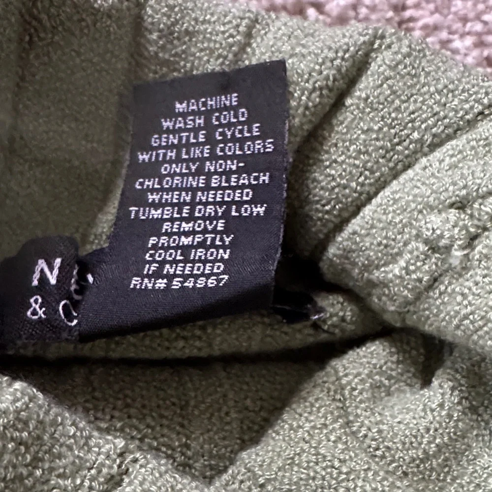 Green Ribbed Turtleneck Sweater - Picture 3 of 4